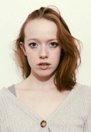 Amybeth McNulty