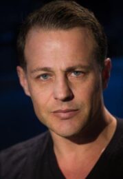 Louis Mandylor