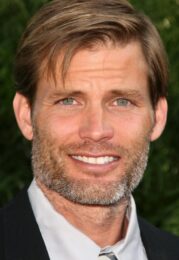 Casper Van Dien