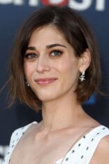 Lizzy Caplan